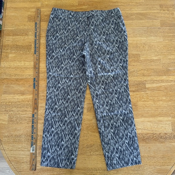 Soft Surroundings Pants - Soft Surroundings Blue and White Ankle Cropped size 8 petite cotton spandex